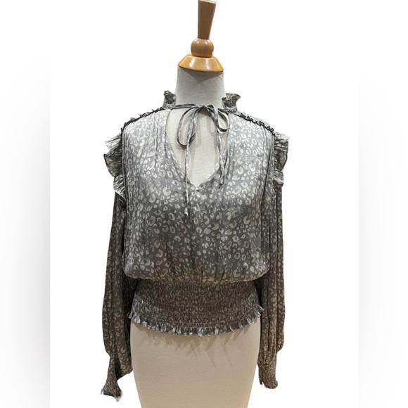 Grade & Gather Womens Boho Gray  Animal Print Blouse Smocked Long Sleeve Ruffles - Picture 2 of 9